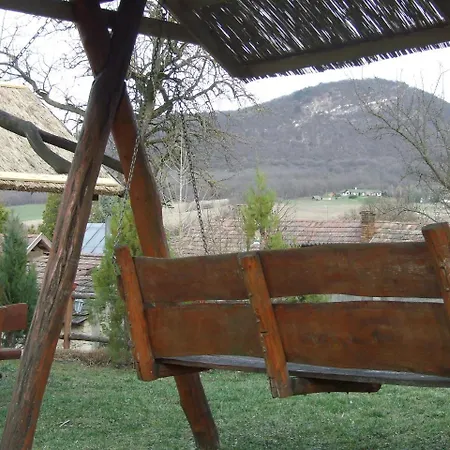 Nagytaban Vendeghaz * Bajna